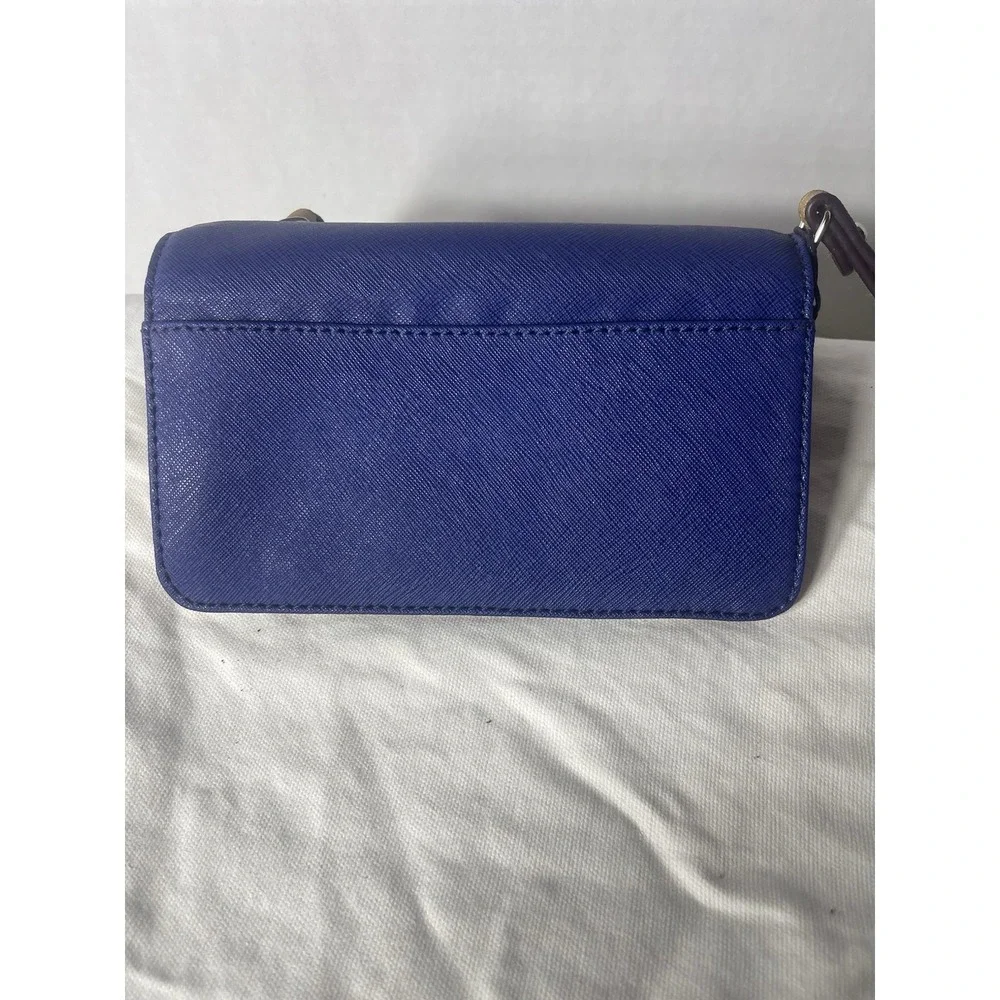 CALVIN‎ KLEIN Blue And Tab Leather PATENT ZIP AROUND WALLET New Wtags